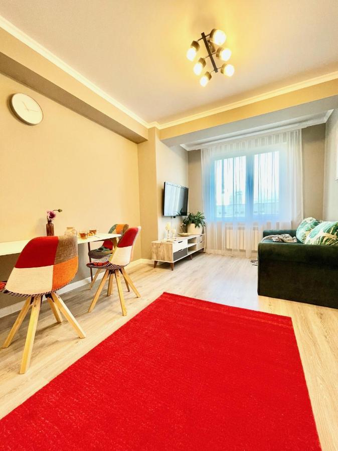 Прекрасная Квартира В Г. Алматы Almaty Extérieur photo