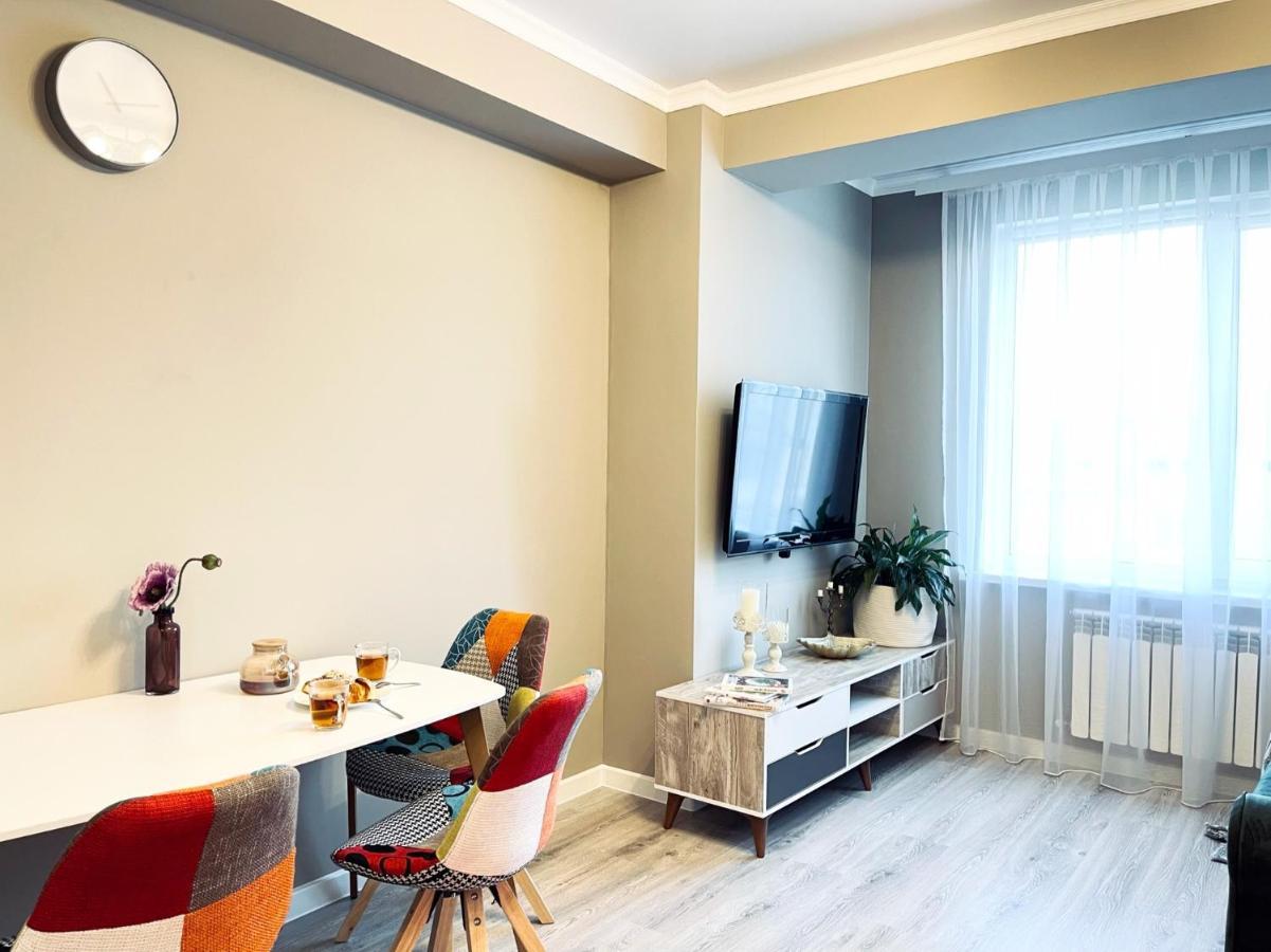 Прекрасная Квартира В Г. Алматы Almaty Extérieur photo