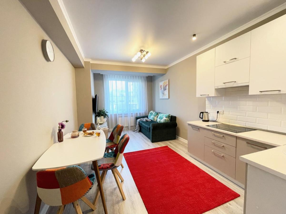 Прекрасная Квартира В Г. Алматы Almaty Extérieur photo